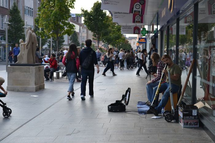 Verkaufsoffener Sonntag 3. Juli 2016 Baden-Württemberg NRW Hamburg Wolfsburg Kerpen Sindelfingen - Fußgängerzone mit Straßenmusikanten